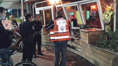 بالصور: منتصف الليلة - اصابة شخصين بحادث طرق ذاتي شمال مدينة يافا 